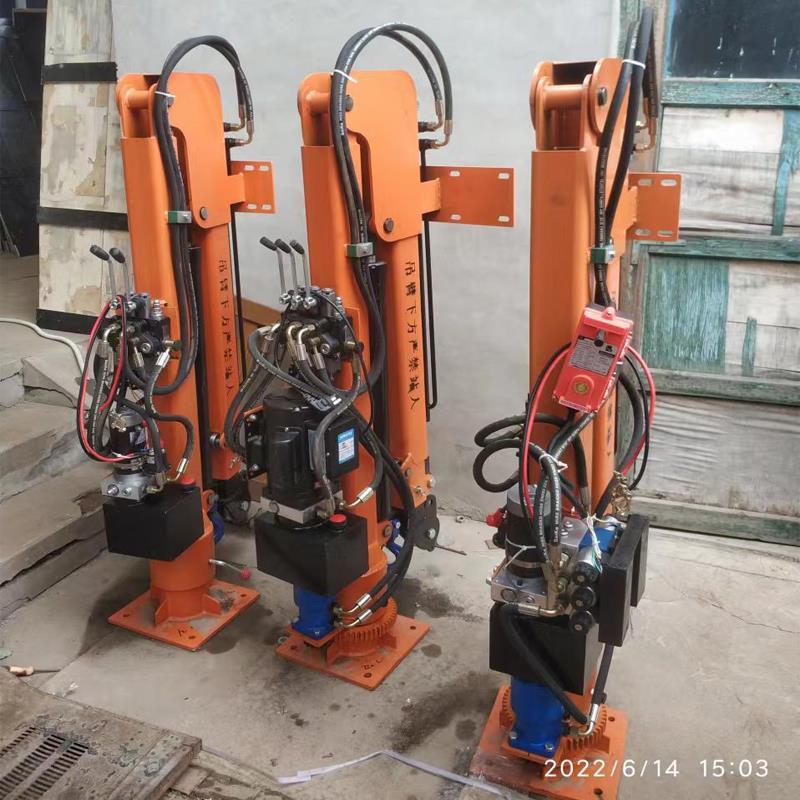 贵港市重汽蓝牌随车吊 3.2吨 国六动力强 液压驱动 农用自卸起重机